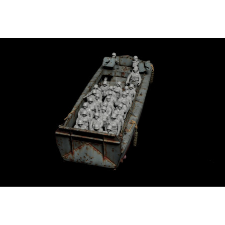 MODELO 1:35 LCVP with U.S. Infantry